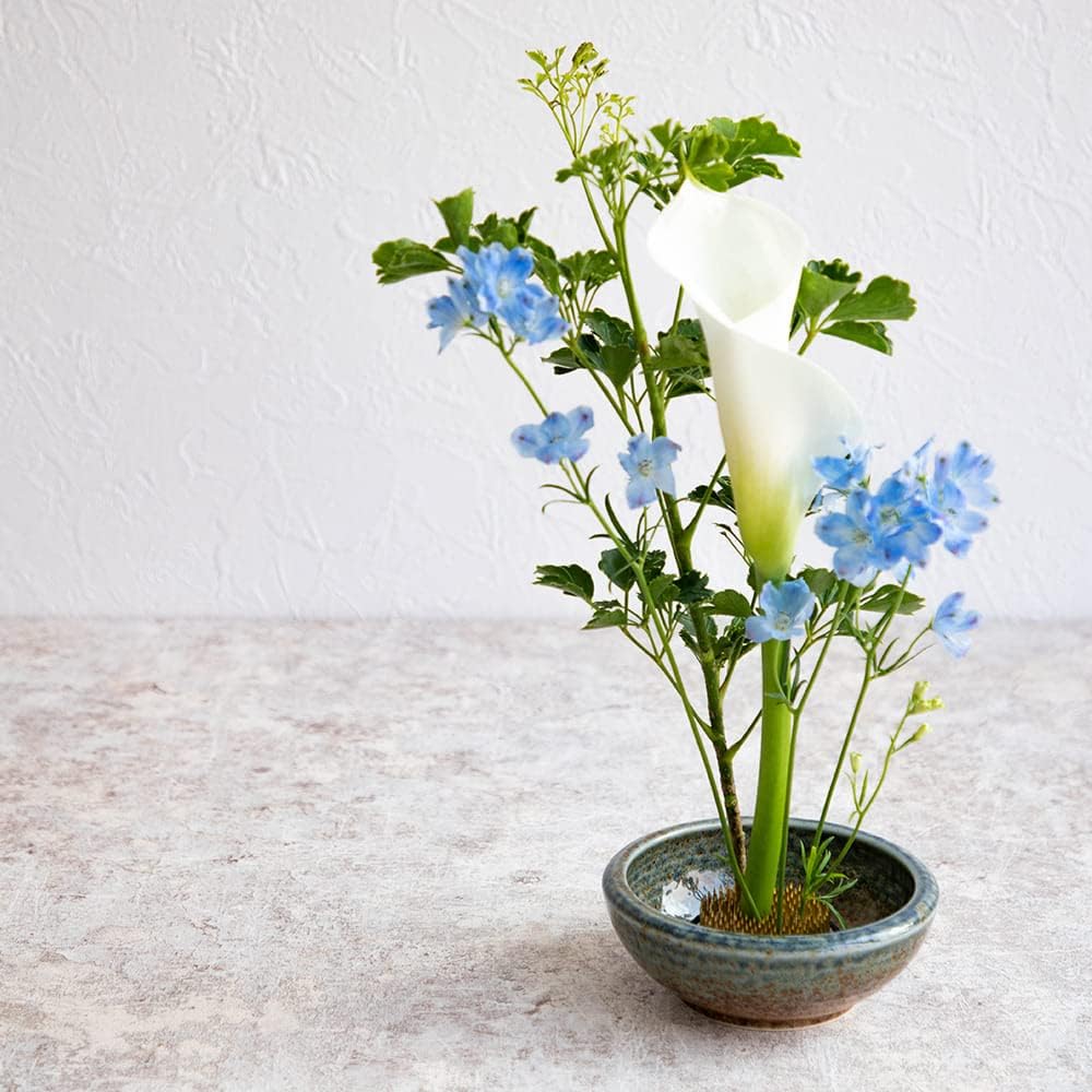 Wazakura Minoyaki Series Small Round Glazed Ikebana Flower Vase Made in Japan, Handpainted Floral Arrangement Pottery Supplies - Brown and Blue