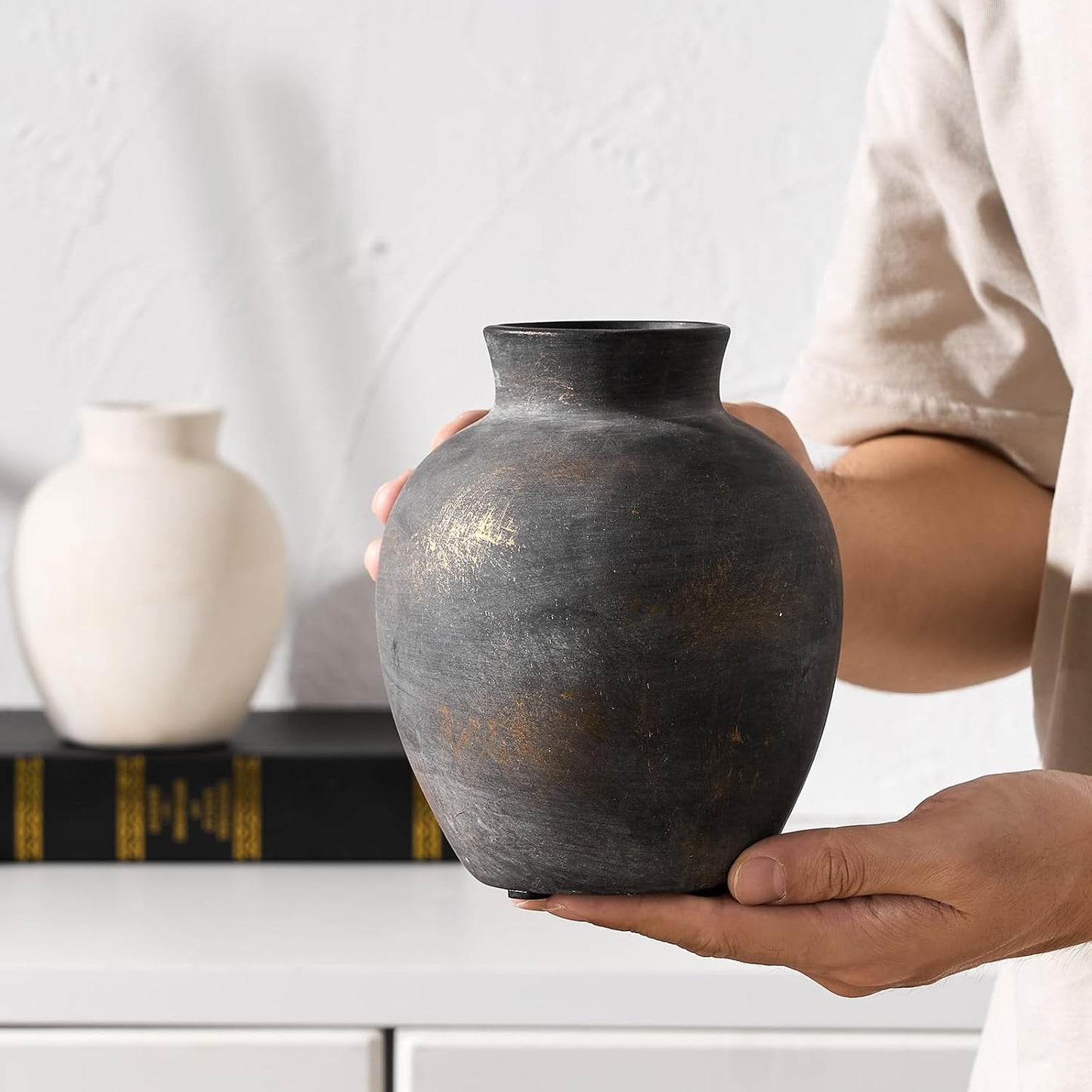 SIDUCAL Ceramic Decorative Flower Vase | 6 Inch Pottery Rustic Farmhouse | Boho | Terracotta Vase for Home Decor, Table, Living Room, Bathroom, Shelf, Mantel Decoration, Bronze