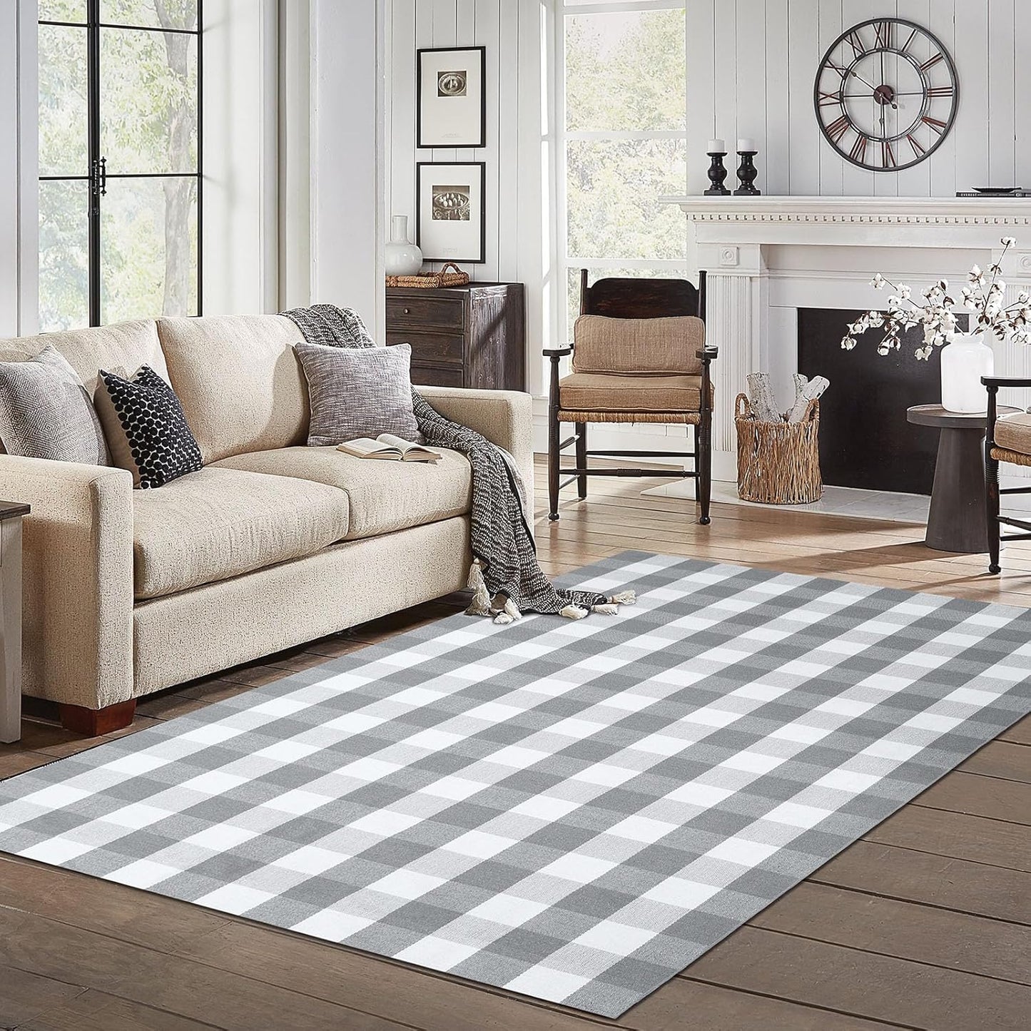 IOHOUZE Buffalo Plaid Rug 5x7 Ft Indoor Outdoor Rug, Washable Rugs for Living Room, Spring Summer Welcome Mats Outdoor, Cotton Area Rug for Farmhouse/Entryway/Home Entrance, Grey White