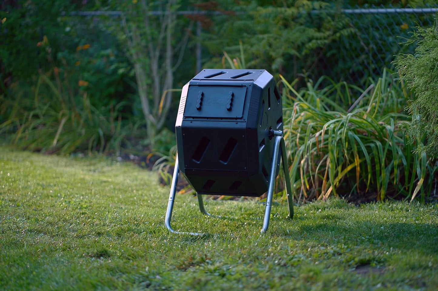 FCMP Outdoor IM2000 Tumbling Composter Canadian-Made, 100% Recycled Resin - Outdoor Rotating Compost Tumbler Bin for Garden, Kitchen, and Yard Waste, Black (22 Gallon)